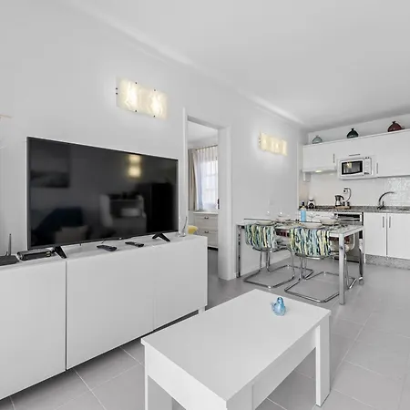 Sea View Terrace, 3 Min Pool & Fast Wifi Puerto del Carmen (Lanzarote)