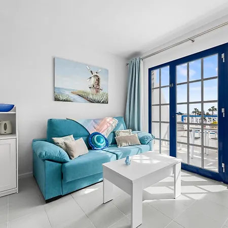 Sea View Terrace, 3 Min Pool & Fast Wifi Lejlighed